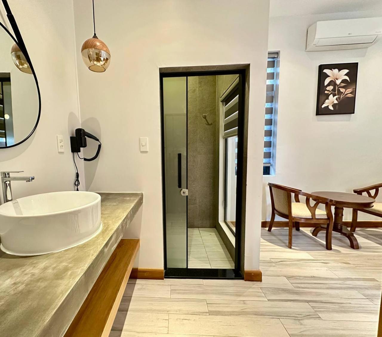 The R&B Boutique Hotel Kampot Eksteriør billede